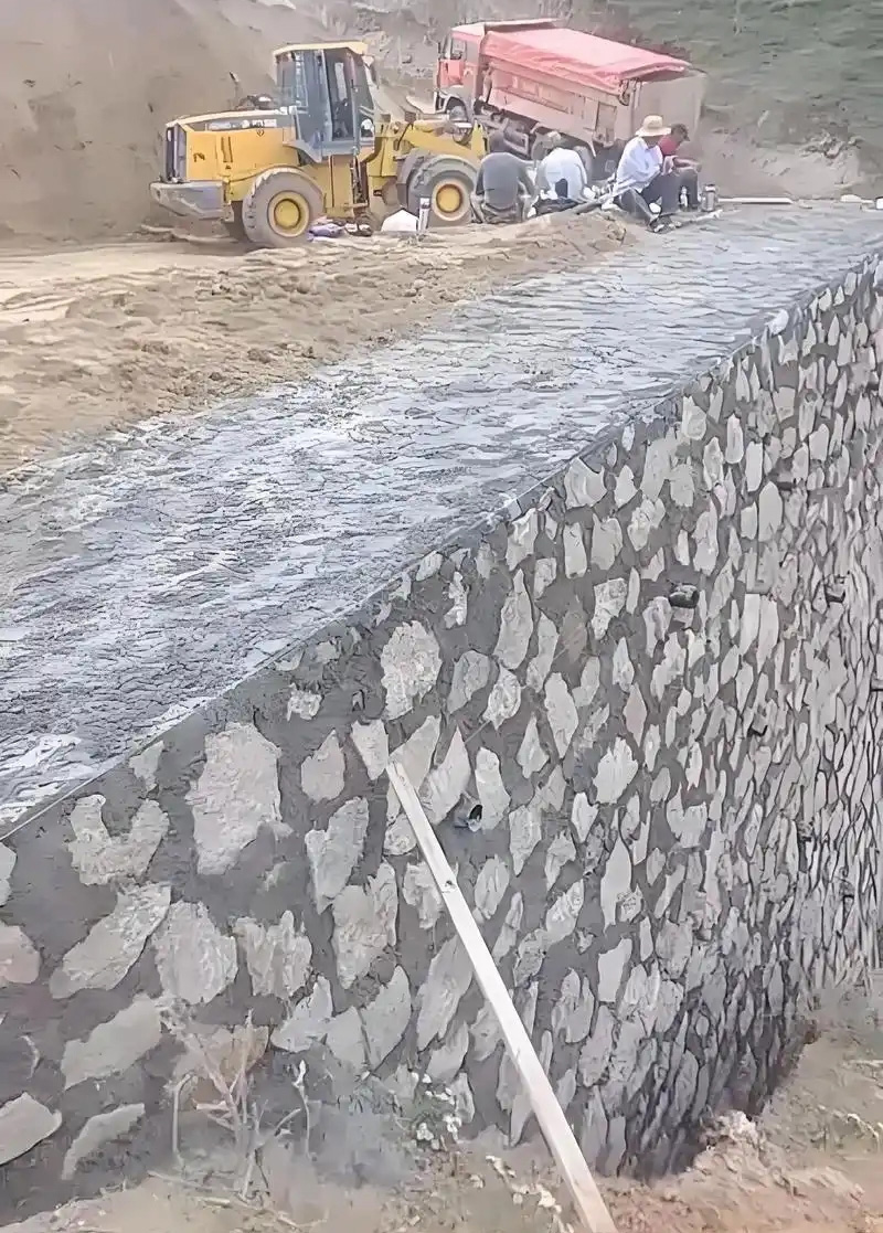 济宁鱼台县边坡加固